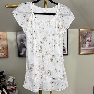 EUC Romantic Roz & Ali White/Tan Dandelion Print Short Sleeve Top